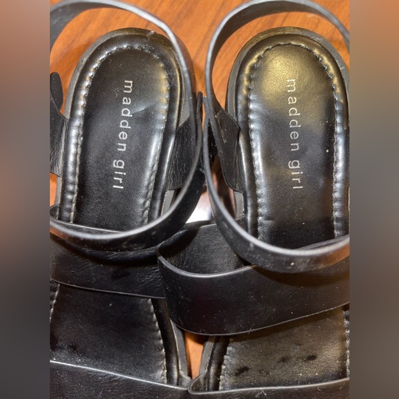 Madden Girl Platform Sandal - Picture 2 of 4